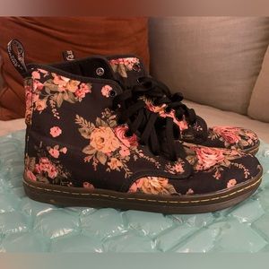 Dr. Martens Shoreditch Canvas Boots